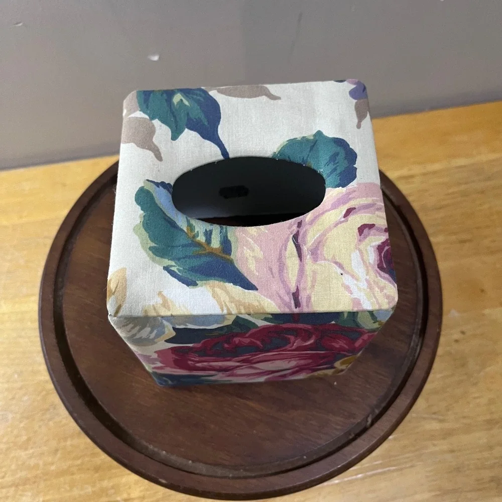 Vtg Croscill Floral Fabric Square Tissue Box Cover Pink Rose Cream Boutique